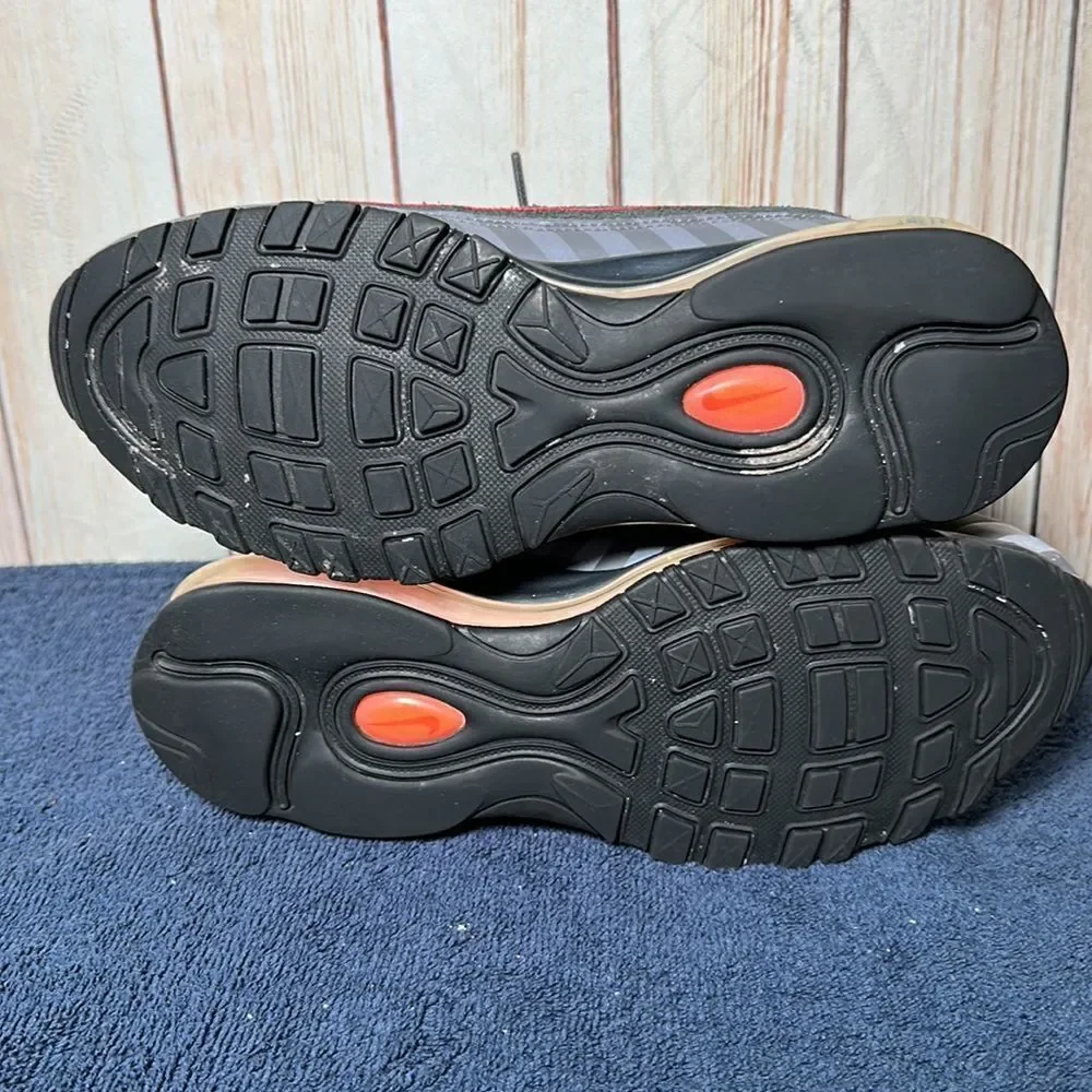 Nike slight damage